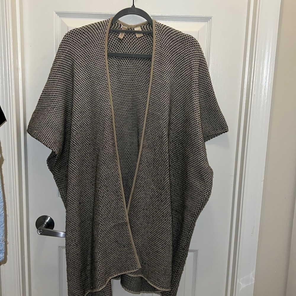 Loft oversized poncho sweater. GUC. OS. Black & tan.